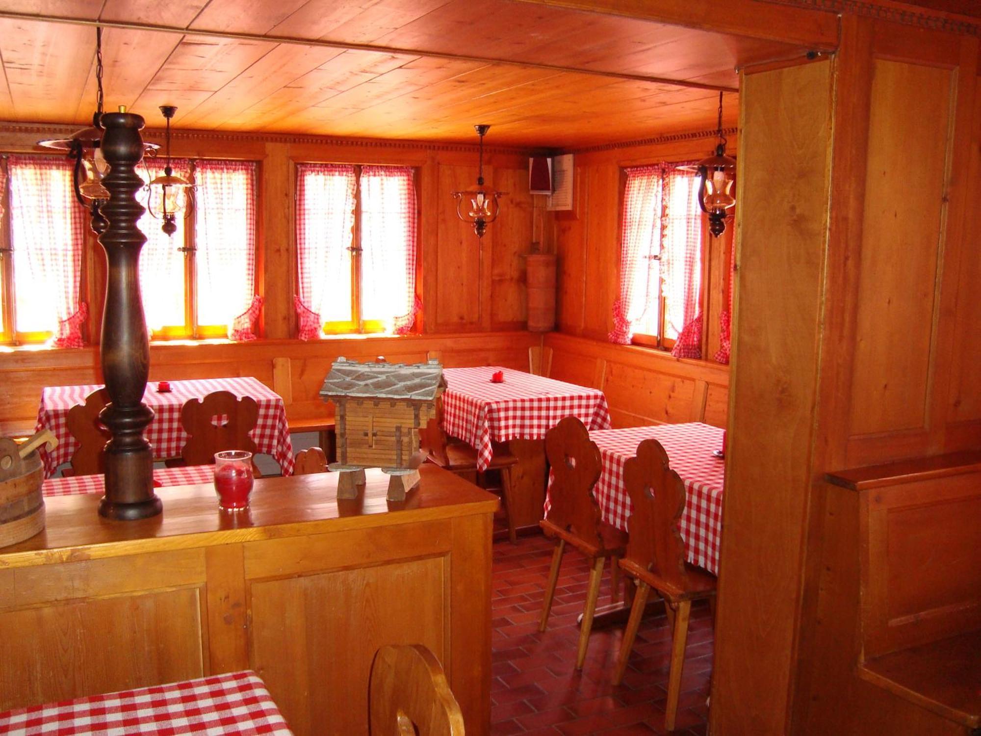 Ernen Hotel Restaurant Alpenblick מראה חיצוני תמונה